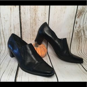 Sporto size 9.5 Black SlipOn Below Ankle Heels